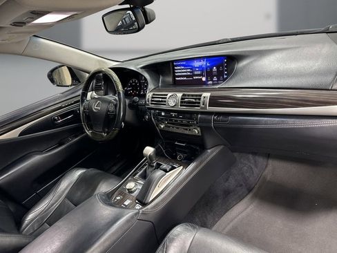 Used 2017 Lexus LS 460 w/ Comfort Package RWD image 16
