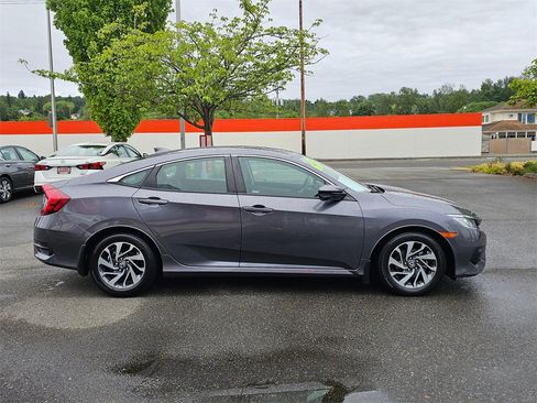 Used 2018 Honda Civic EX image 4