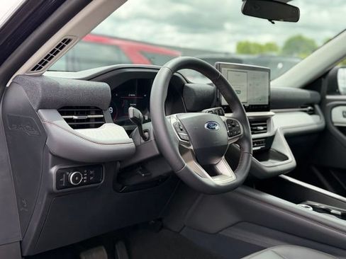 New 2026 Ford Explorer Active w/ Active Comfort Package AWD/4WD image 13
