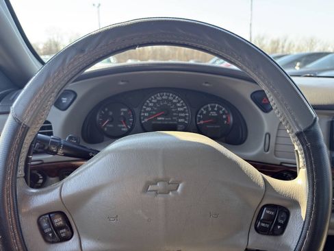 Used 2005 Chevrolet Impala LS w/ Sun And Sound Package FWD image 11