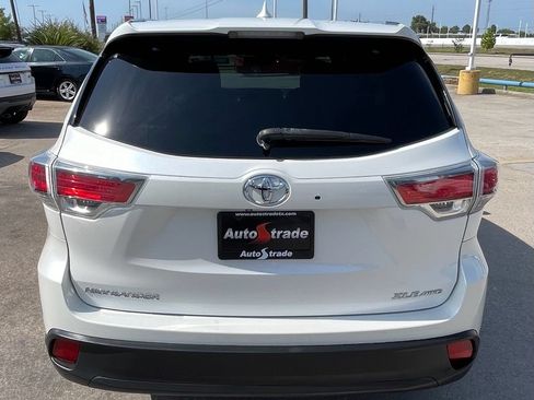 Used 2015 Toyota Highlander XLE AWD/4WD image 9