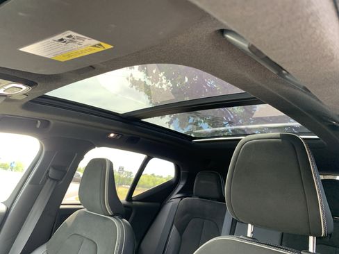 Used 2019 Volvo XC40 T5 R-Design AWD/4WD image 27