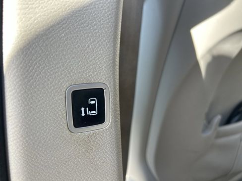 Used 2017 Chrysler Pacifica Touring-L Plus w/ Tire & Wheel Group image 27