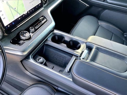 New 2025 Ford Expedition Tremor image 7