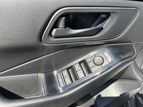 Used 2025 Nissan Rogue S AWD/4WD image 12