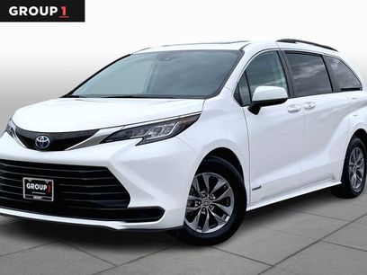 Used 2021 Toyota Sienna LE