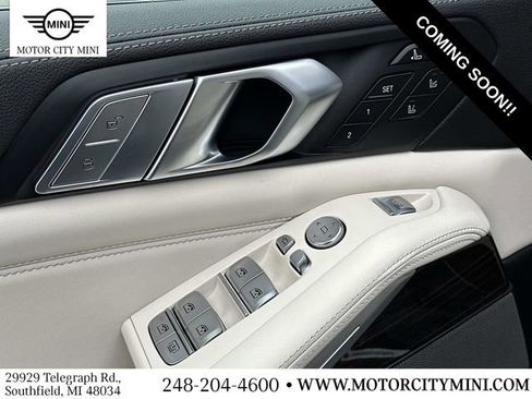 Used 2021 BMW X7 M50i w/ Executive Package image 21