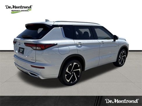 New 2025 Mitsubishi Outlander SEL image 5