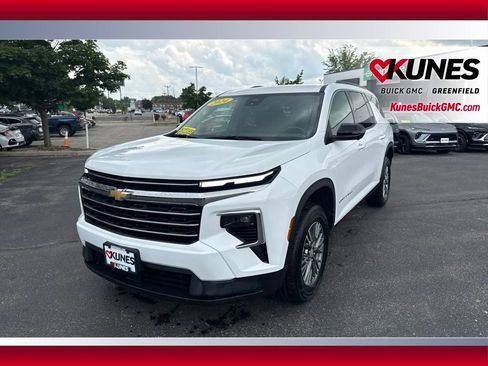 Used 2024 Chevrolet Traverse LT AWD/4WD image 15