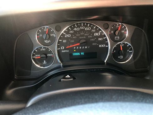 Used 2024 GMC Savana 2500 w/ Driver Convenience Package image 32