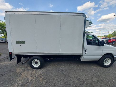 New 2025 Ford E-350 and Econoline 350 Super Duty w/ Power Equipment Group image 39