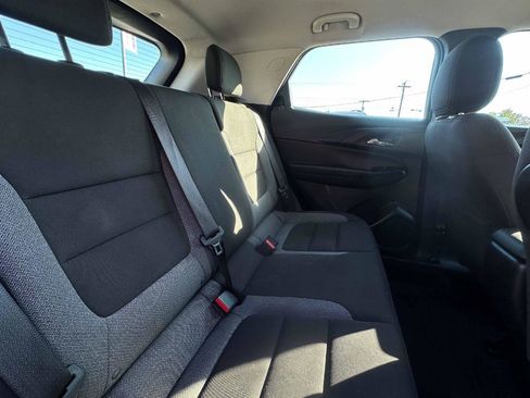 Used 2021 Chevrolet TrailBlazer LS FWD image 12