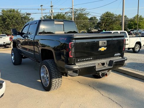Used 2018 Chevrolet Silverado 2500 High Country w/ Duramax Plus Package AWD/4WD image 9