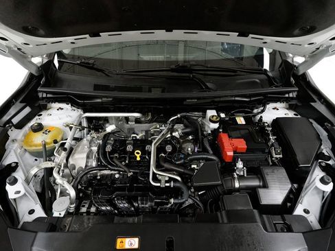 Used 2023 Mitsubishi Outlander SE image 3