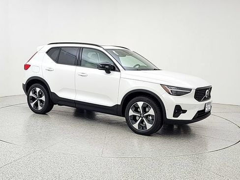 New 2026 Volvo XC40 B5 Plus w/ Protection Package Premier AWD/4WD image 3