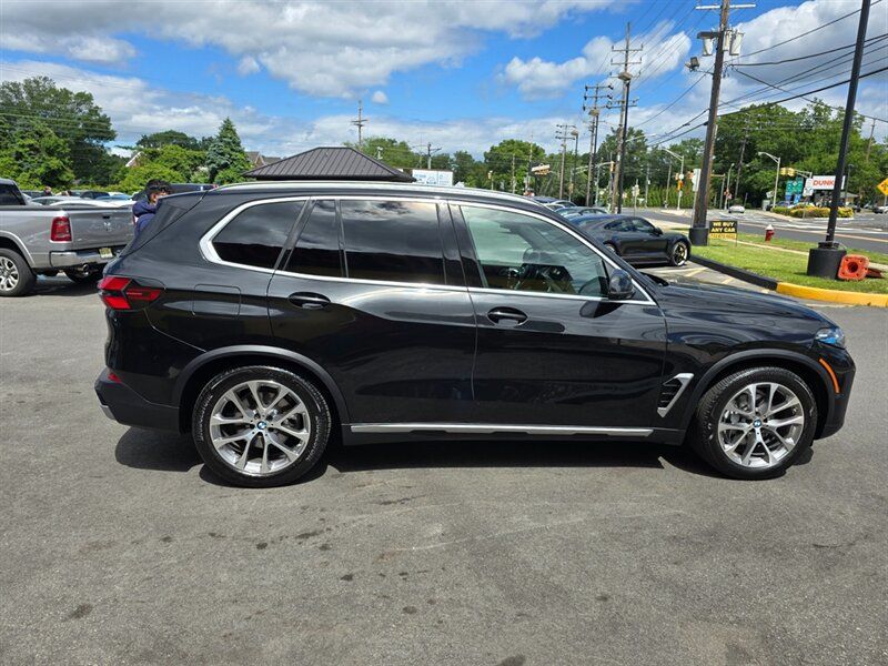 Used 2025 BMW X5 xDrive40i w/ Premium Package AWD/4WD image 25