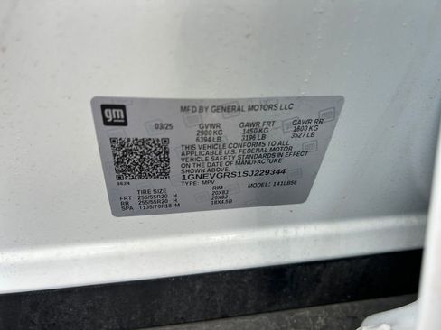 Certified 2025 Chevrolet Traverse LT w/ Sun and Wheel Package image 34