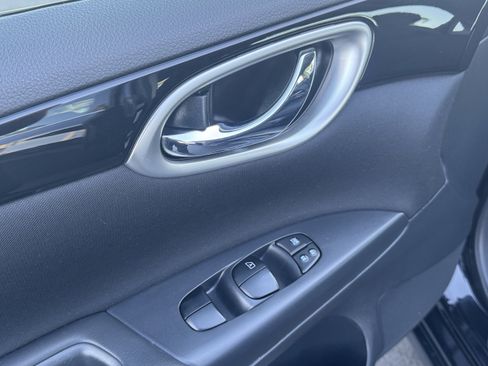 Used 2016 Nissan Sentra SV image 14