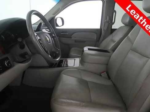 Used 2012 Chevrolet Avalanche LTZ AWD/4WD image 16