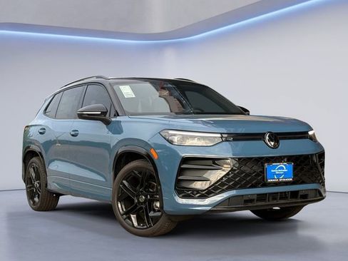 New 2026 Volkswagen Tiguan SE R-Line image 1