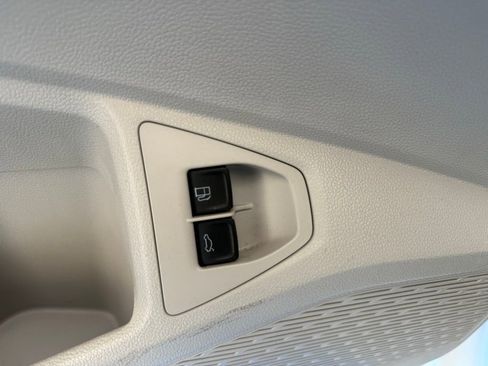 Used 2024 Volkswagen Jetta SE w/ Panoramic Sunroof Package image 18