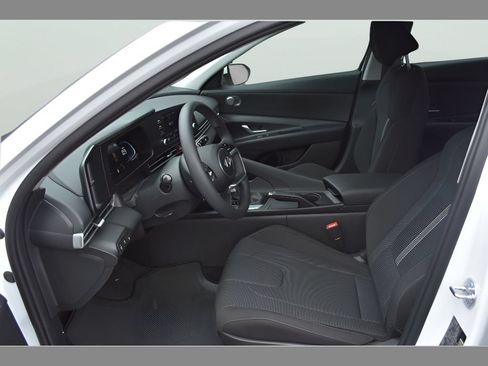 New 2026 Hyundai Elantra SE FWD image 10