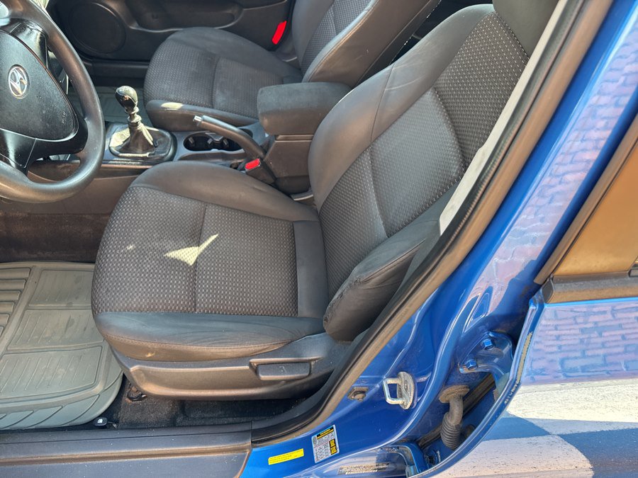 Used 2012 Hyundai Elantra GLS FWD image 18