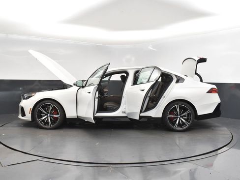 New 2026 BMW 530i w/ M Sport Package image 39