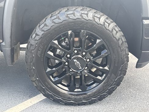 Used 2025 Chevrolet Silverado 2500 LT w/ Trail Boss Package AWD/4WD image 13