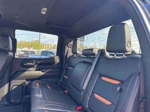 Used 2024 GMC Sierra 1500 AT4 w/ Technology Package AWD/4WD image 31