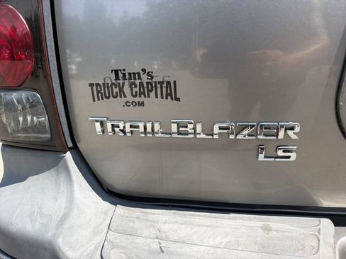 Used 2005 Chevrolet TrailBlazer LS w/ LS Preferred Equipment Group AWD/4WD image 9