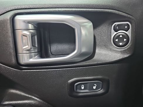 Used 2021 Jeep Wrangler Unlimited Rubicon image 28