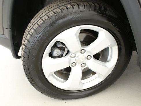 Used 2019 Jeep Compass Latitude AWD/4WD image 29