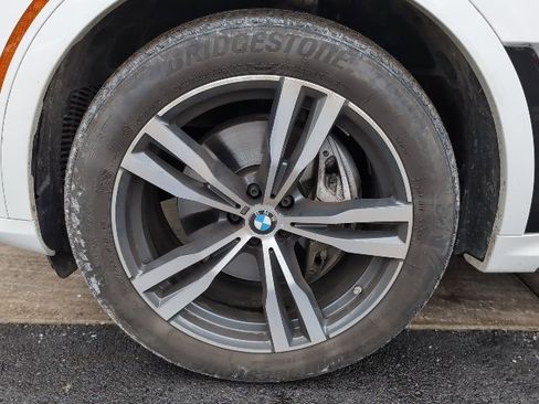 Certified 2024 BMW X7 xDrive40i w/ M Sport Package image 10