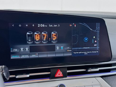 Used 2023 Hyundai Elantra Limited image 19