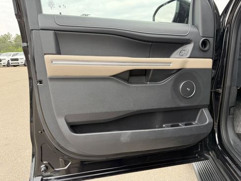 Used 2024 Ford Expedition Max Limited image 15