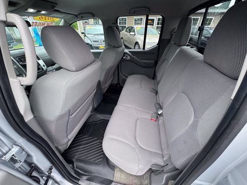 Used 2016 Nissan Frontier SV RWD image 28