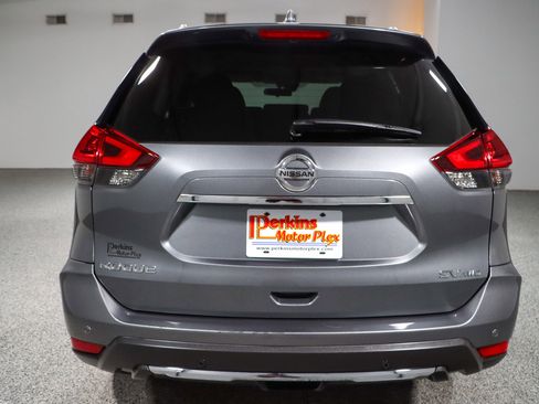 Used 2020 Nissan Rogue SV w/ Premium Package AWD/4WD image 8