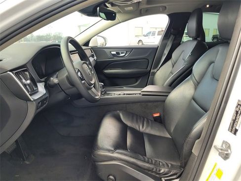 Used 2020 Volvo S60 T6 Momentum w/ Protection Package image 9