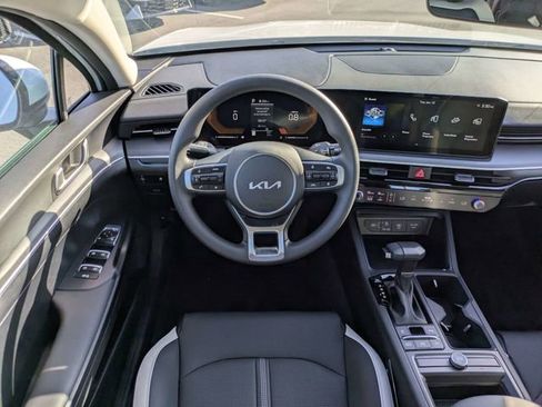 New 2025 Kia K5 LXS image 15