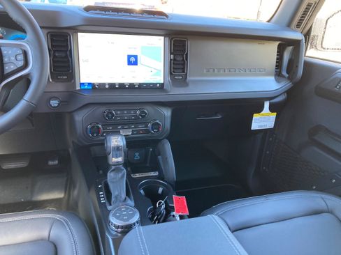 New 2025 Ford Bronco Badlands image 10