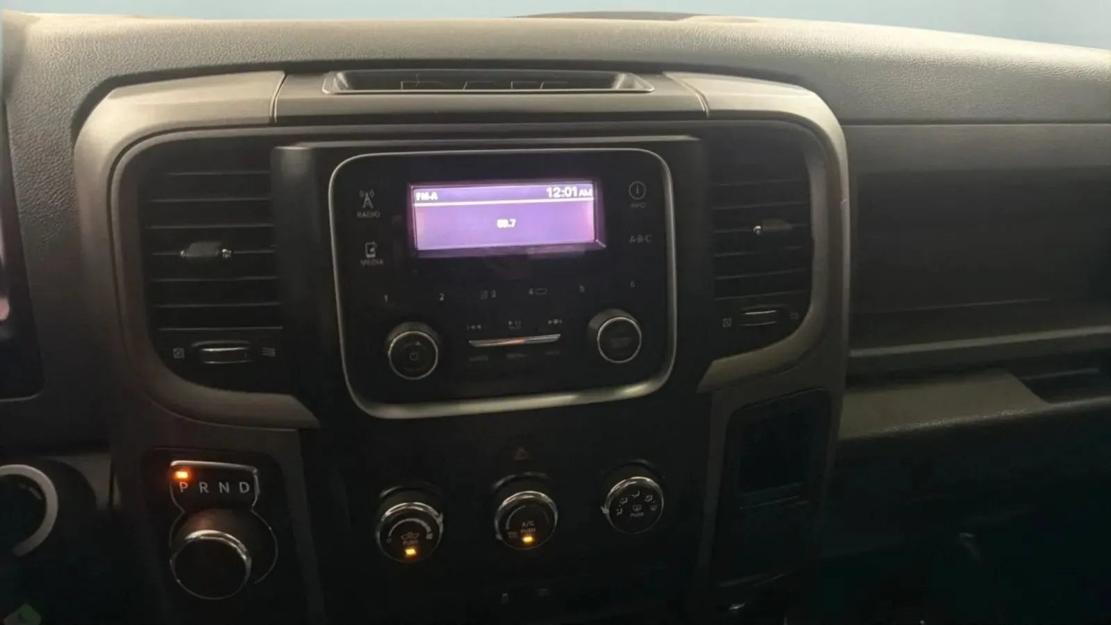 Used 2017 RAM 1500 Express RWD image 12