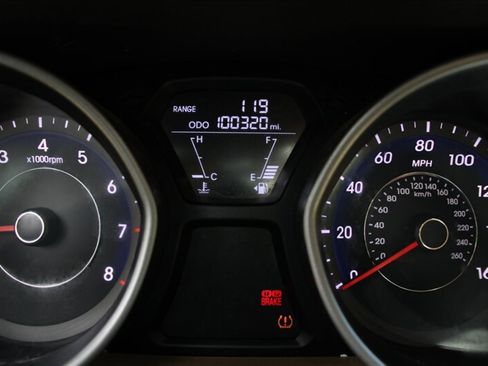 Used 2013 Hyundai Elantra GLS FWD image 7