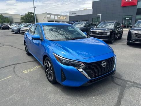 Used 2024 Nissan Sentra SV FWD image 3