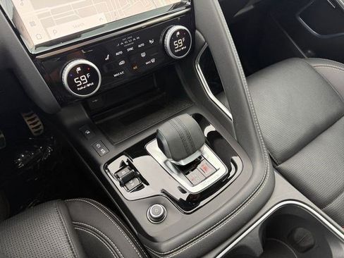 Used 2024 Jaguar E-PACE R-Dynamic SE AWD/4WD image 24