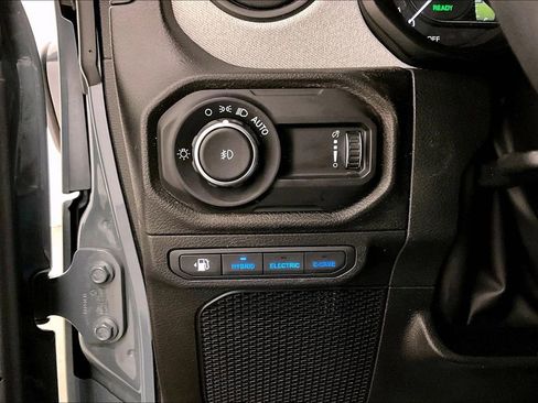 Used 2024 Jeep Wrangler Unlimited w/ Convenience Group AWD/4WD image 15