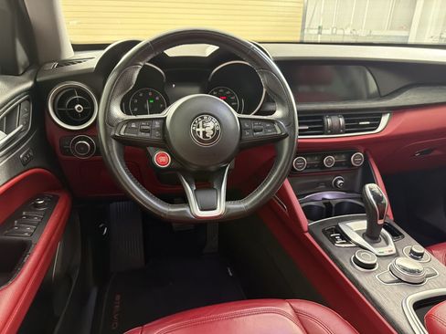 Used 2021 Alfa Romeo Stelvio Sprint w/ Nero Edizione RWD image 27