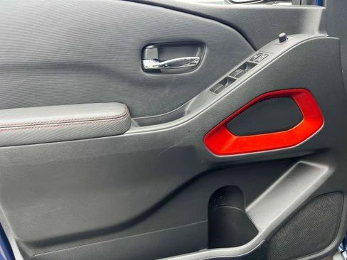 Used 2022 Nissan Frontier PRO-4X image 18