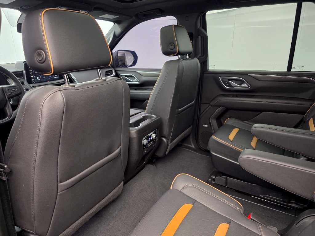 Used 2023 GMC Yukon AT4 w/ Technology Package AWD/4WD image 15