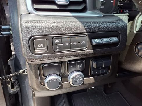 Used 2021 GMC Yukon XL Denali w/ Denali Premium Package RWD image 22